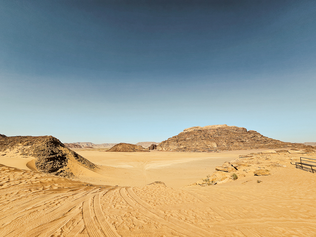 Zandduinen in woestijn Wadi Rum