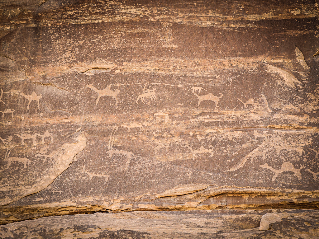 inscripties op rotsen in Wadi Rum