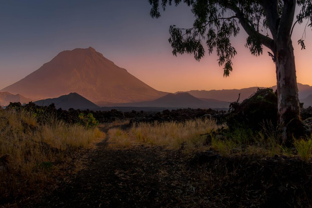 Vulkaan Pico in Fogo, Kaapverdië tijdens zonsondergang